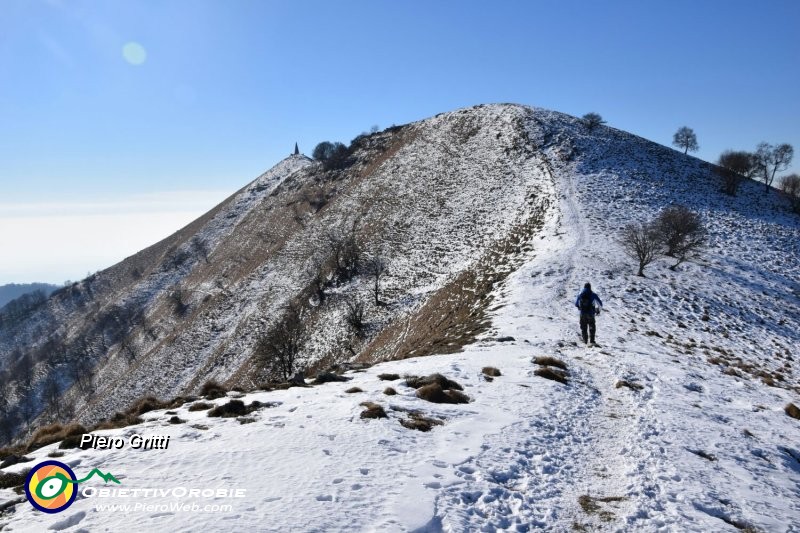 13 - Seguendo la cresta in direzione sud.jpg